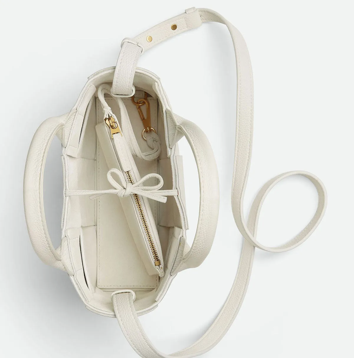 Arco Tote Candy Grained, White/Gold