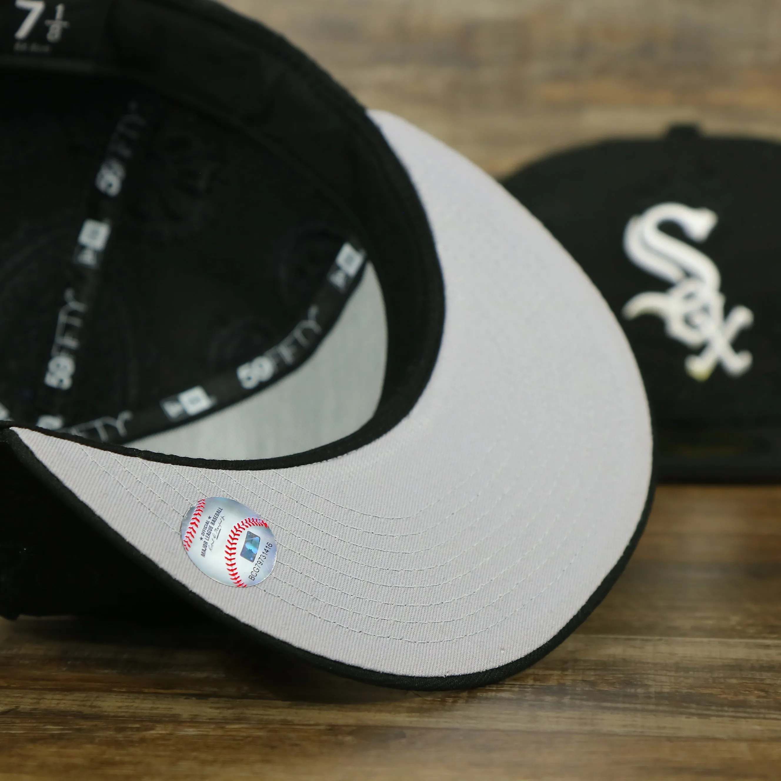 Chicago White Sox Paisley Bandana Print Embroidered 59Fifty Fitted Cap | New Era MLB Swirl 5950