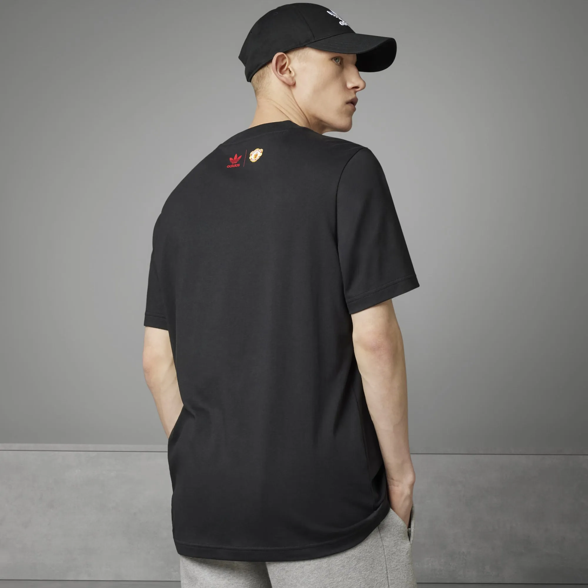 MANCHESTER UNITED OG GRAPHIC TEE 'BLACK'