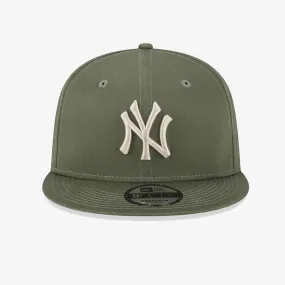 NEW YORK YANKEES LEAGUE ESSENTIAL GREEN 9FIFTY SNAPBACK CAP 'GREEN'