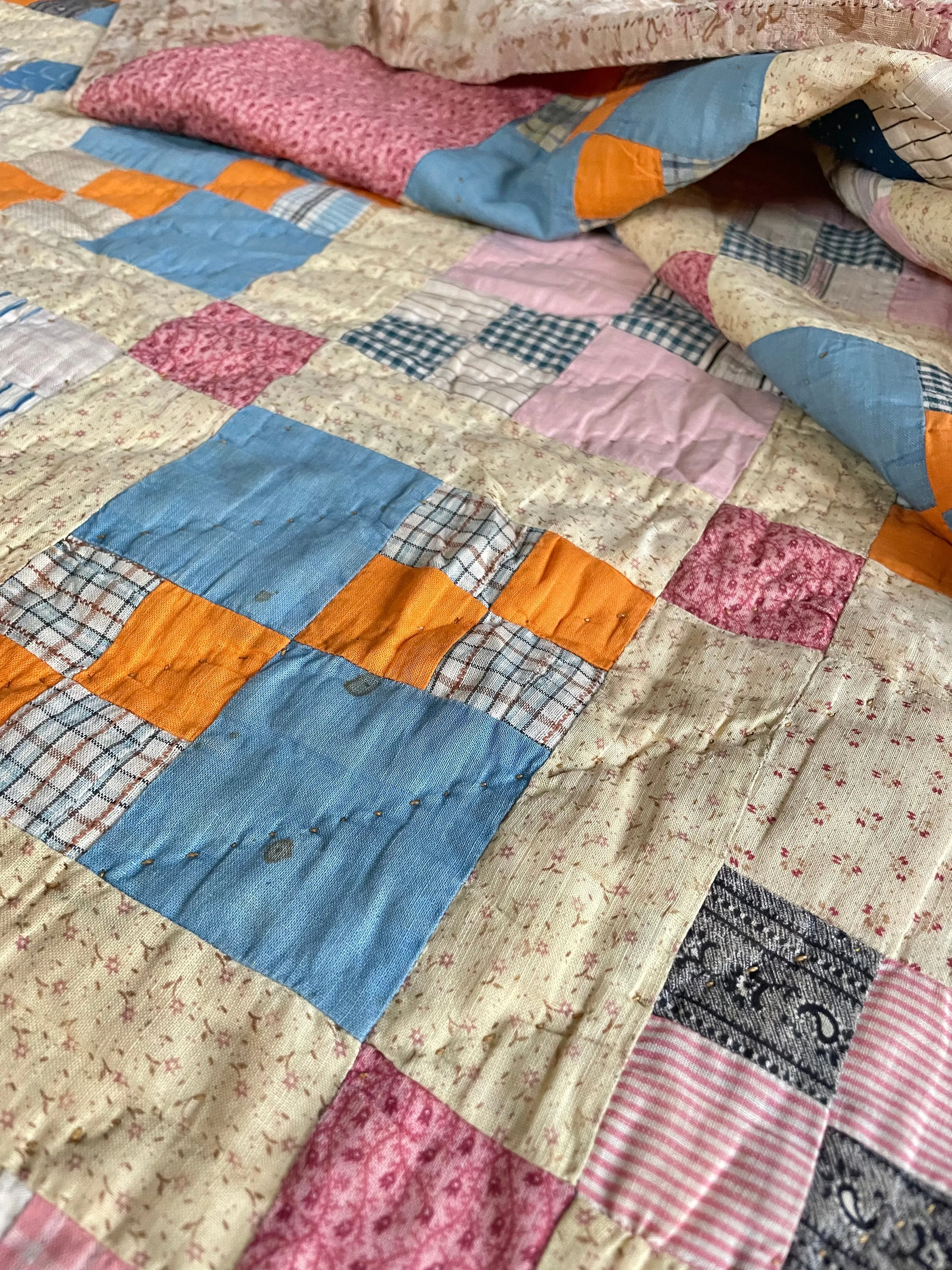 Nine Patch with Cheddar Quilt | Cutter Quilt