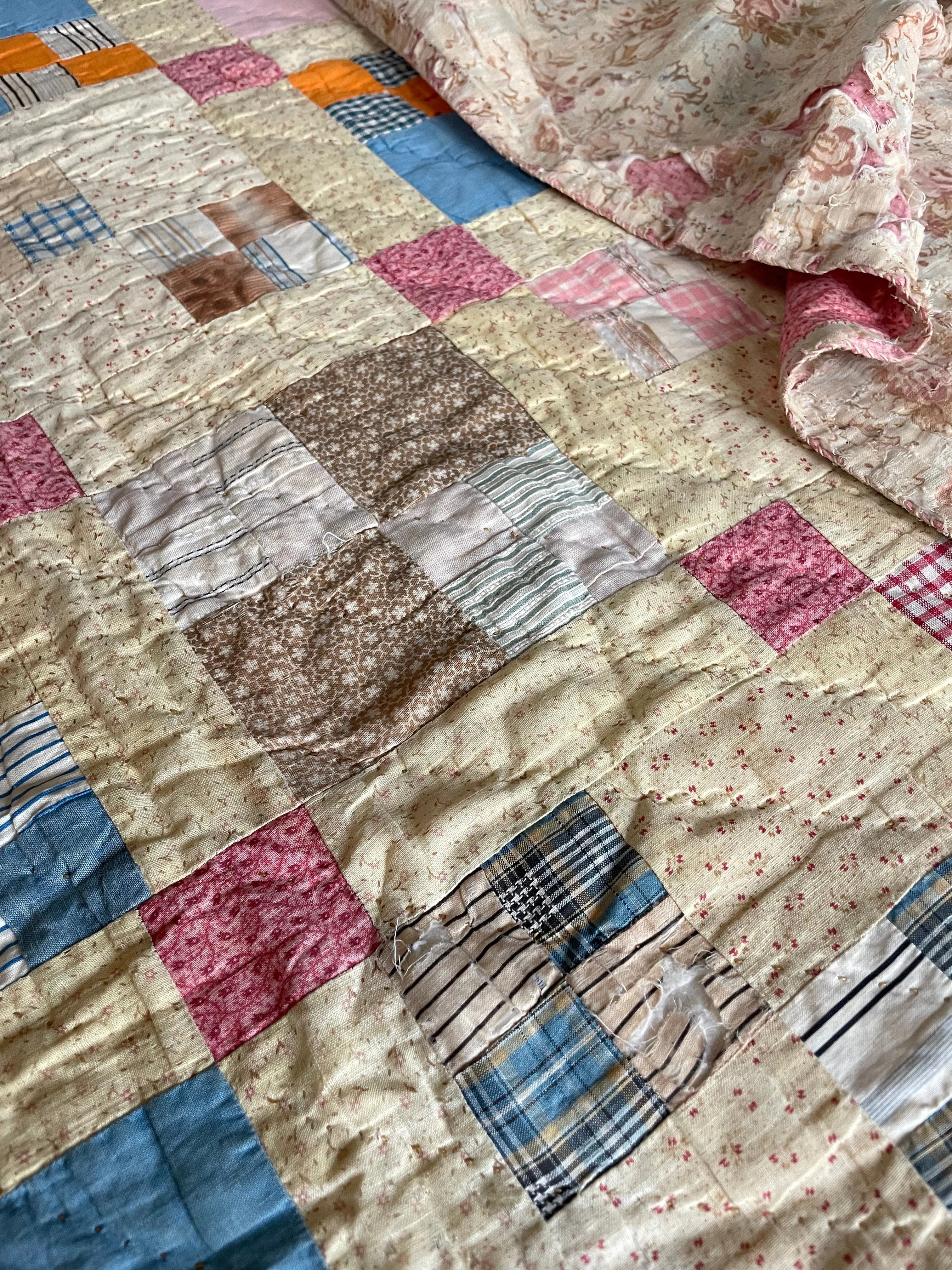 Nine Patch with Cheddar Quilt | Cutter Quilt