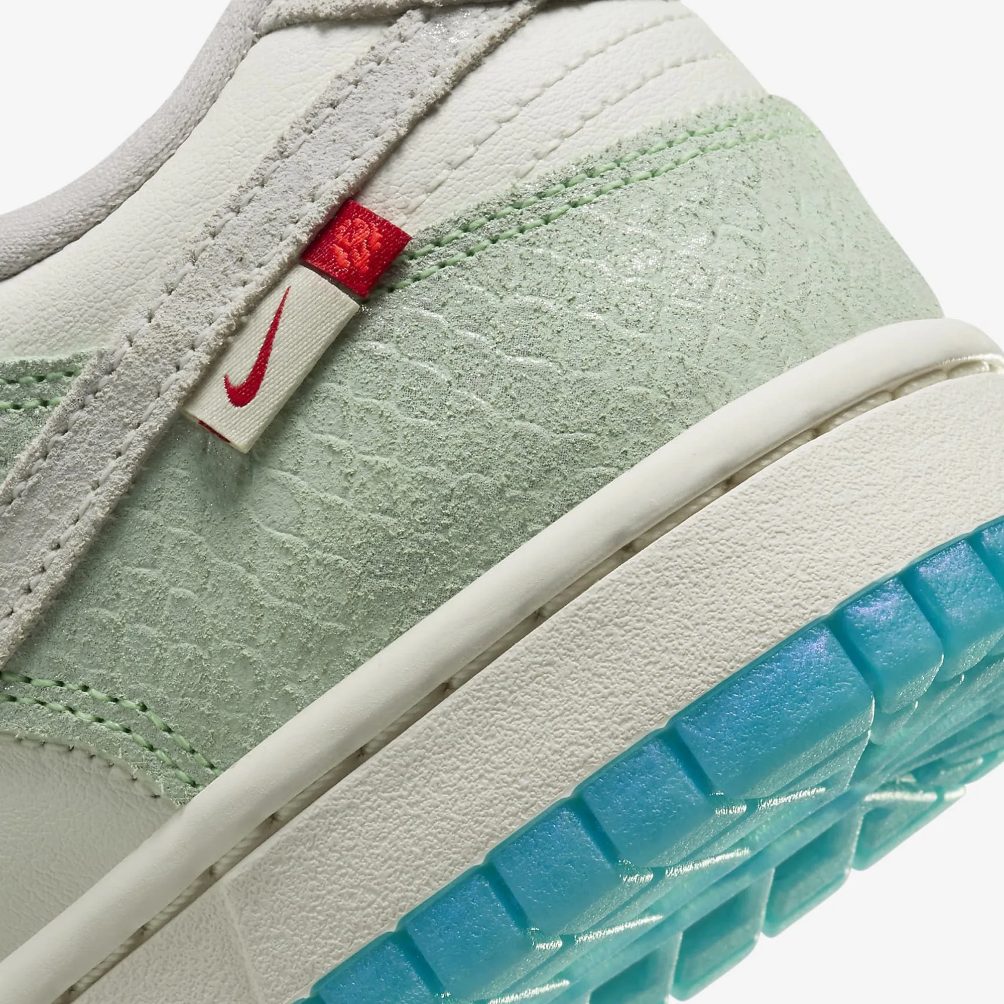 WMN'S DUNK LOW LX 'SAIL/SAIL-SAIL-DUSTY CACTUS'