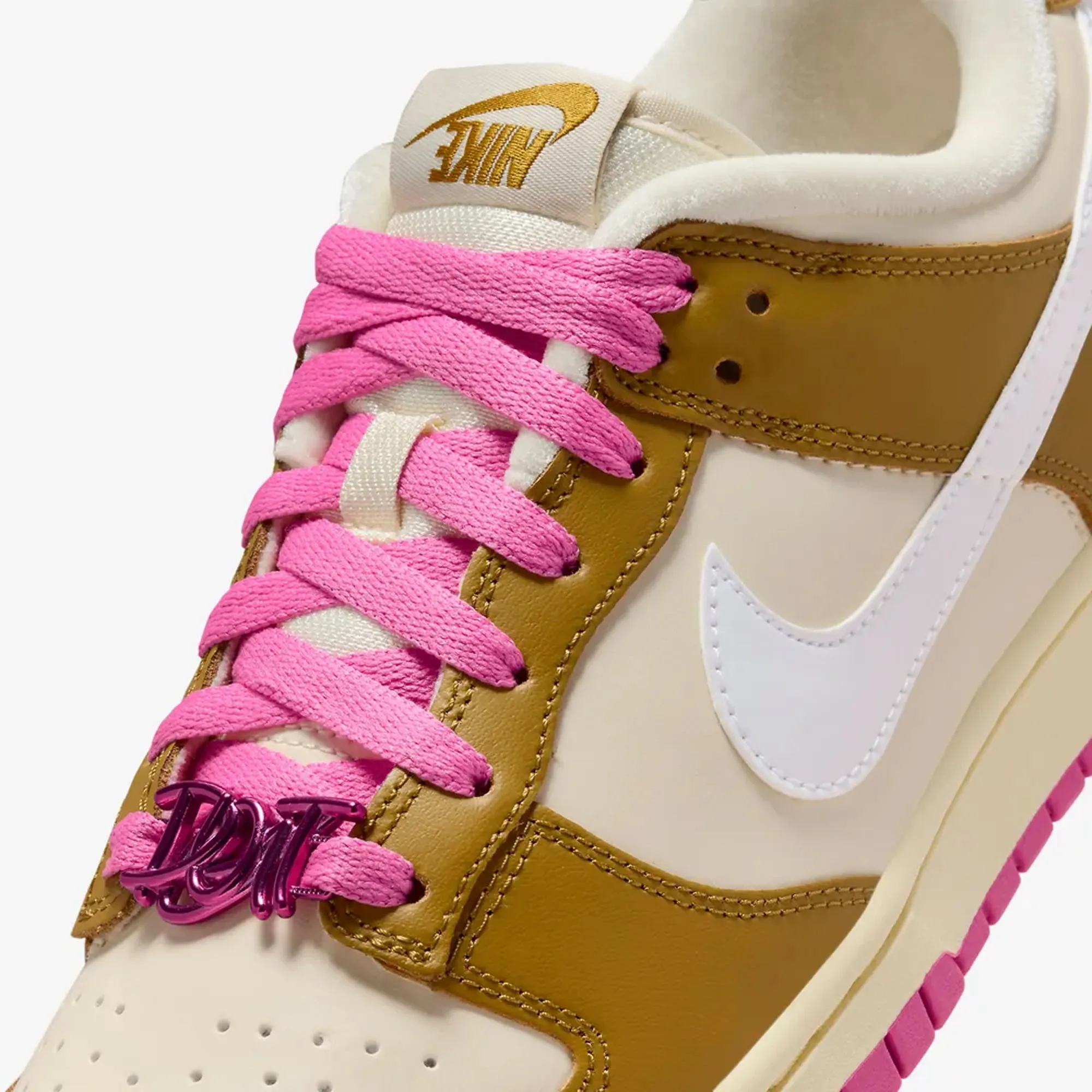 WMN'S DUNK LOW SE 'BRONZINE/COCONUT MILK-PLAYFUL PINK'